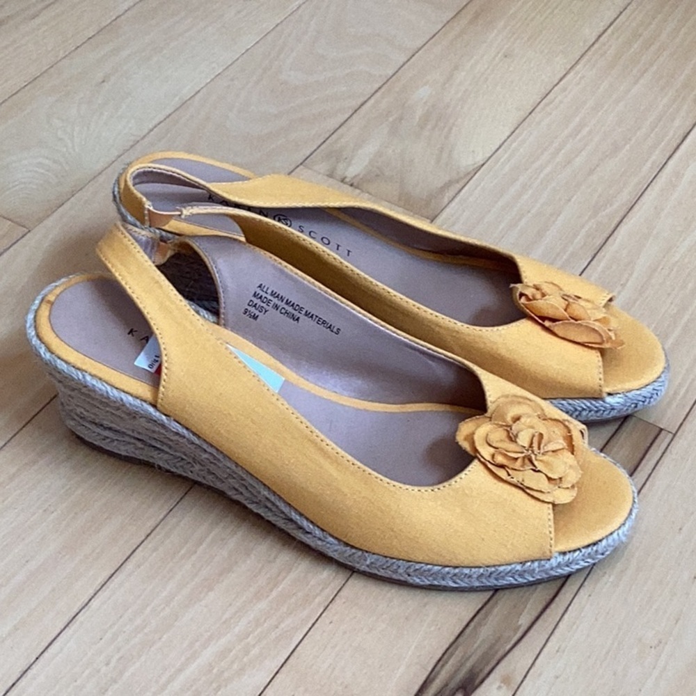 Karen Scott yellow Espadrille Slingback wedge sandals. Women’s size 9.5